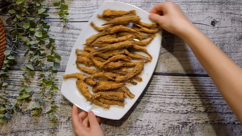 Greek Fried Smelts (Atherina Tiganiti)